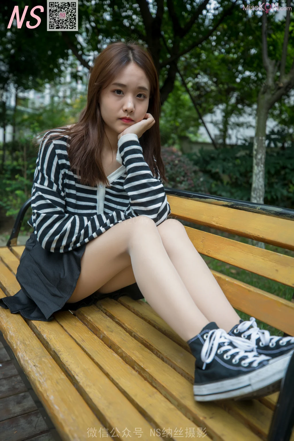 [NS纳丝摄影] No.007: 小表妹丝袜没穿好 (64 photos + 1 video)