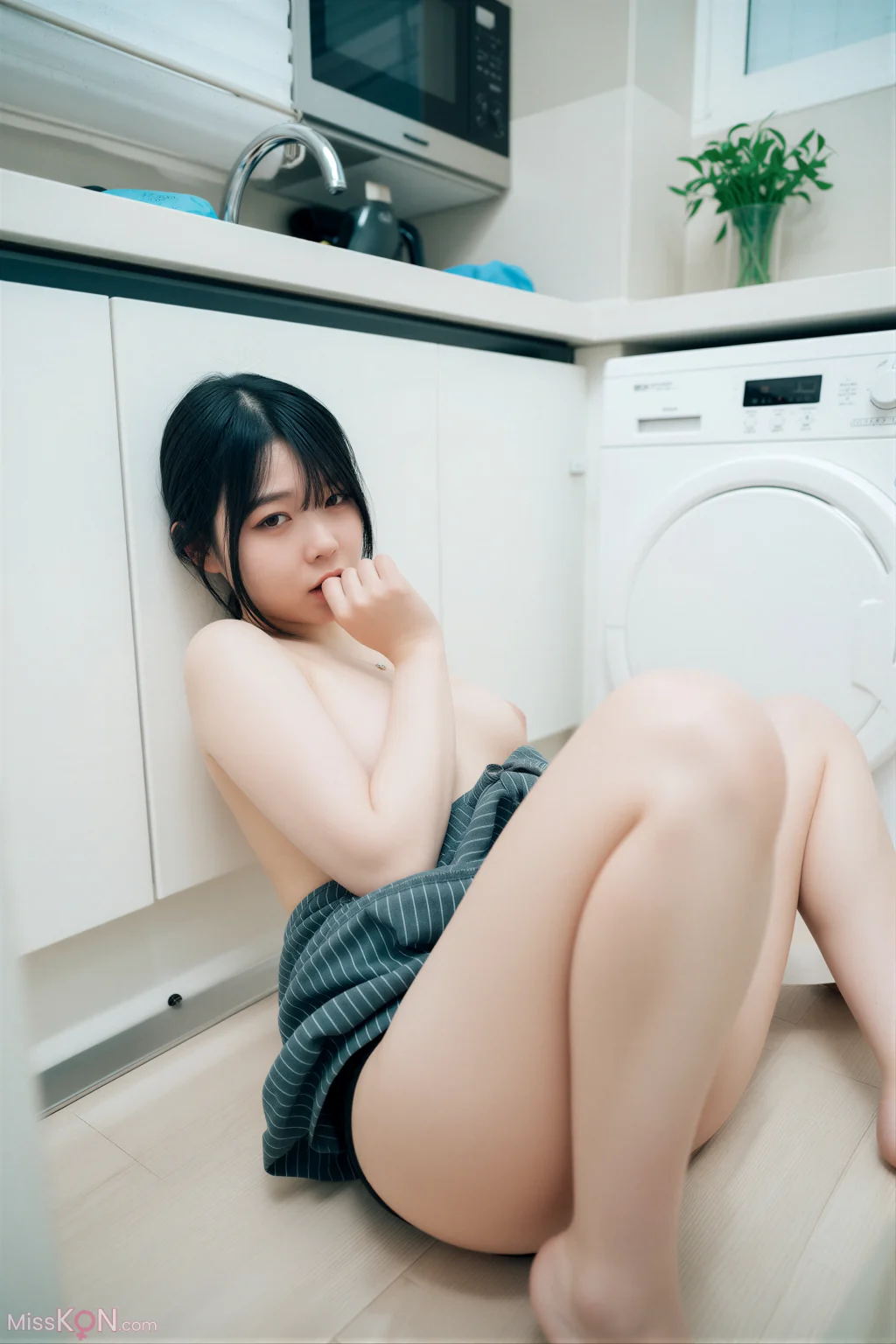 [AI Enhanced] Haivia Zia (지아): Young Wife (30 photos)