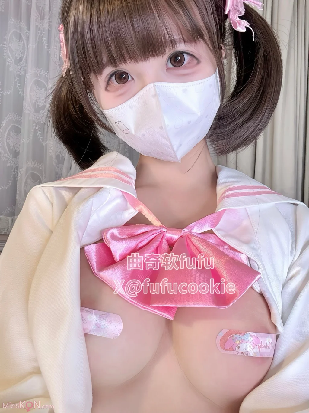 Coser@曲奇软fufu: 白丝jk萝莉 (26 photos + 4 videos)
