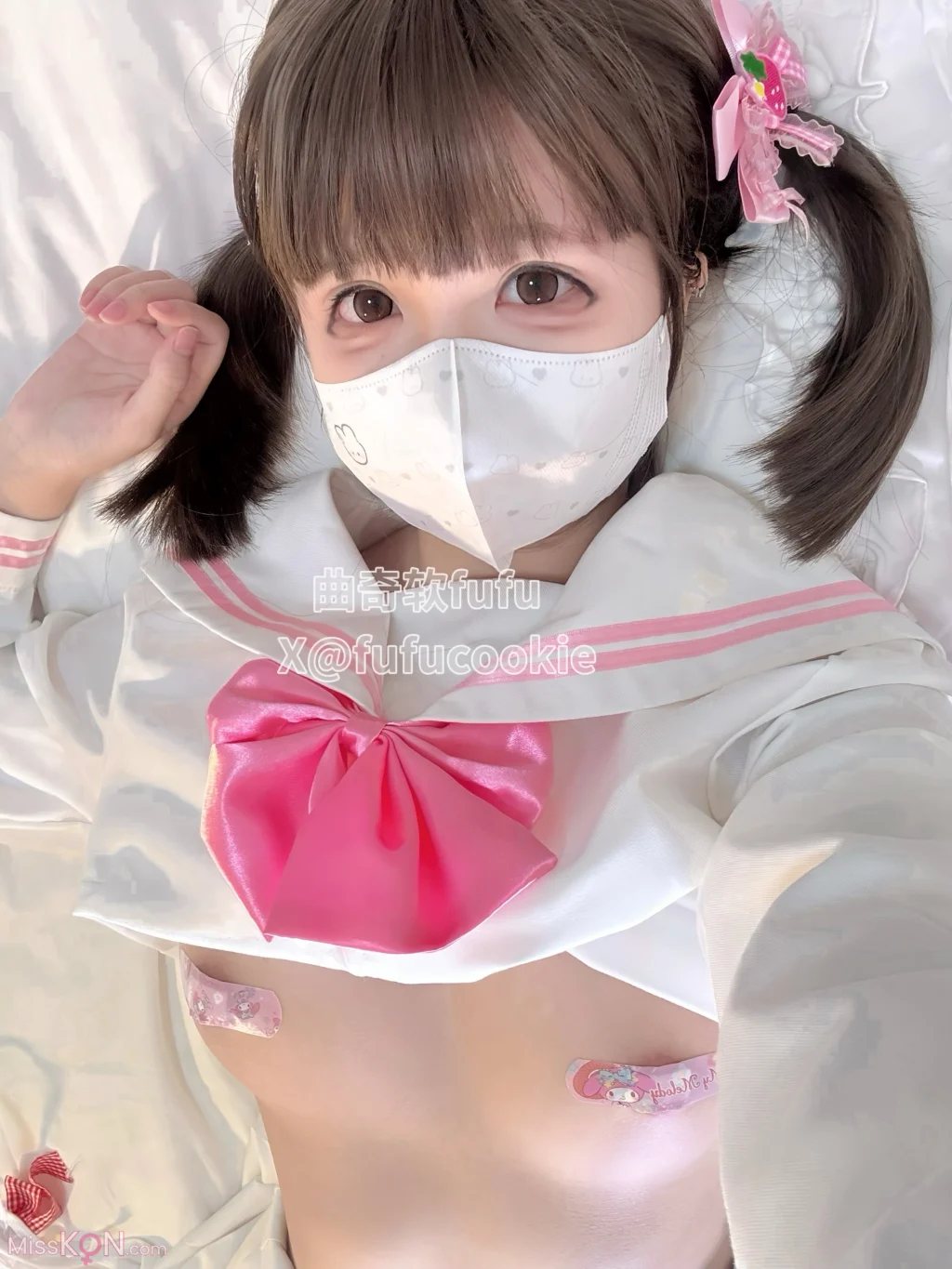 Coser@曲奇软fufu: 白丝jk萝莉 (26 photos + 4 videos) – Page 2