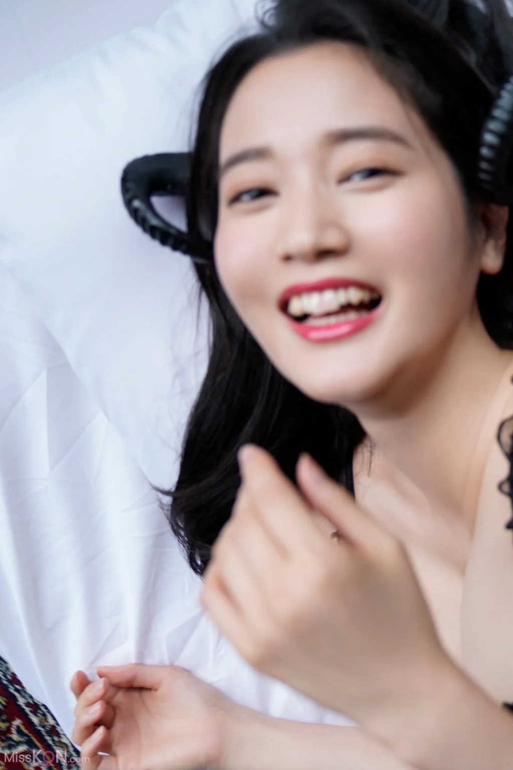 [JP] Arisa Deguchi (出口亞梨沙): FLASHデジタル写真集 ある日、サキュバスが住みついた。 (116 photos)