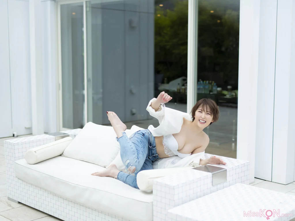 [JP] Oshino Sara (おしの沙羅): FRIDAYデジタル写真集 「そのバスト、Gショック！ VOL.1+2」 (142 photos)