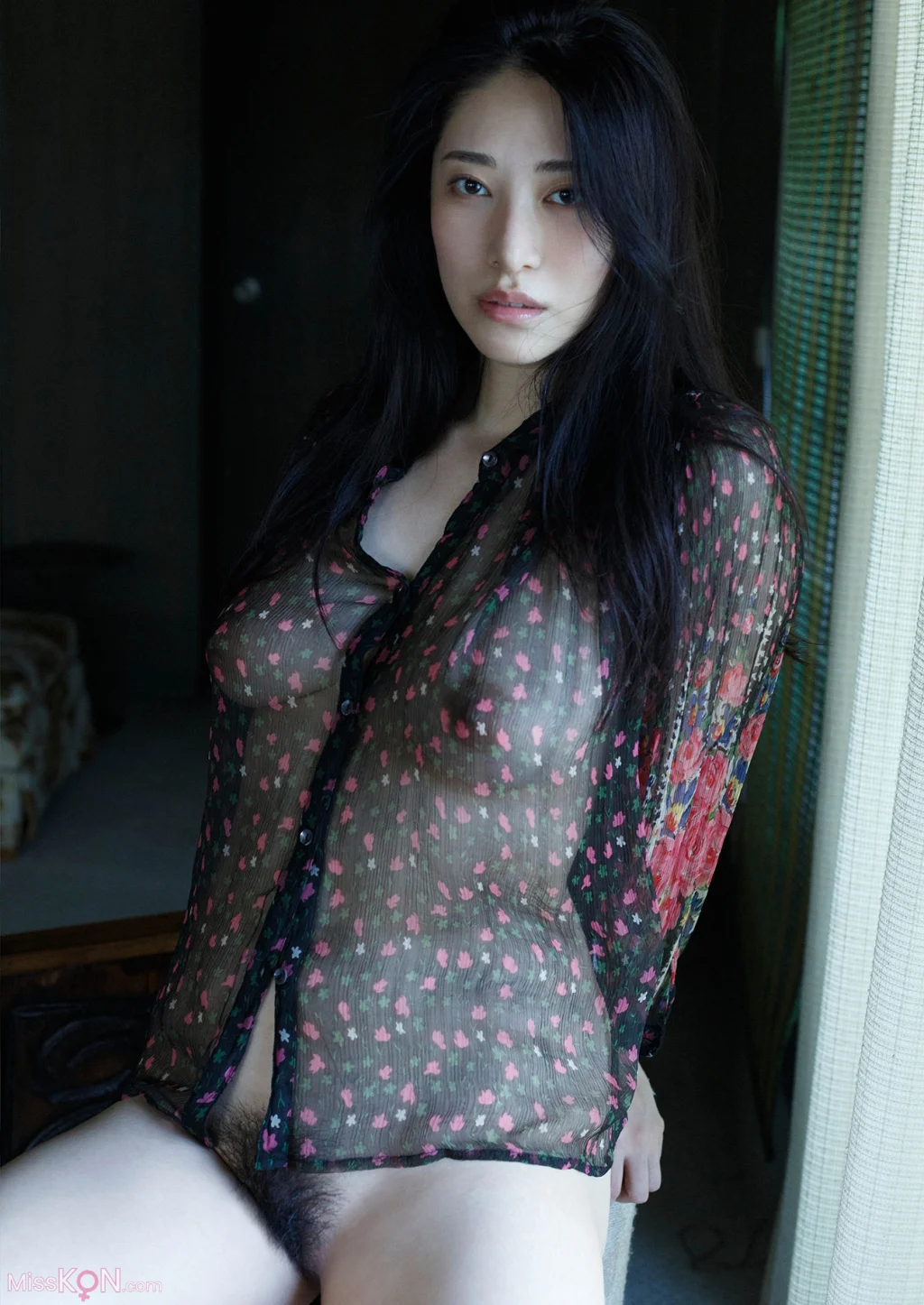 [JP] Someya Yuka (染谷有香): デジタル写真集「赤いアルバム 裸の記憶」 (53 photos) – Page 2