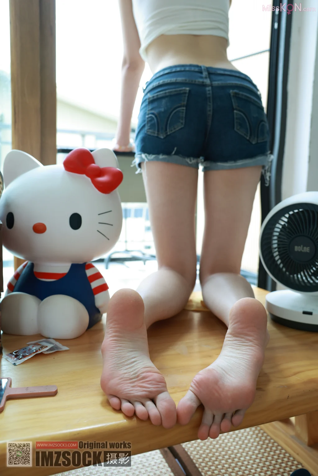 [MZSOCK爱美足] No.363: 妍希 (95 photos + 1 video)