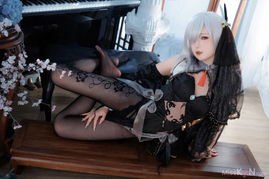 Coser@封疆疆v: 原神 申鹤同人黑婚纱 (20 photos)