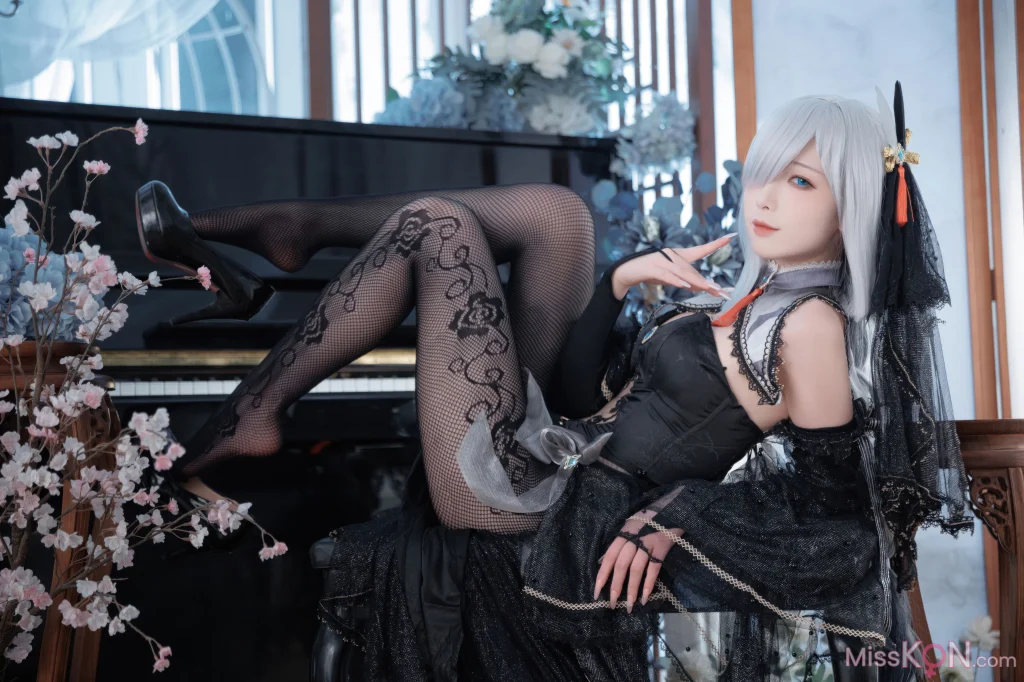 Coser@封疆疆v: 原神 申鹤同人黑婚纱 (20 photos) – Page 2