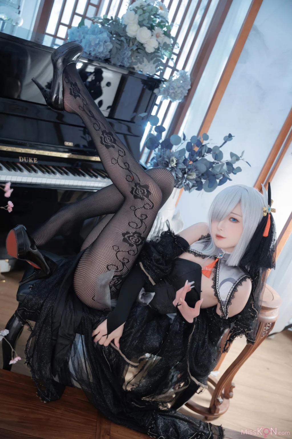 Coser@封疆疆v: 原神 申鹤同人黑婚纱 (20 photos) – Page 2