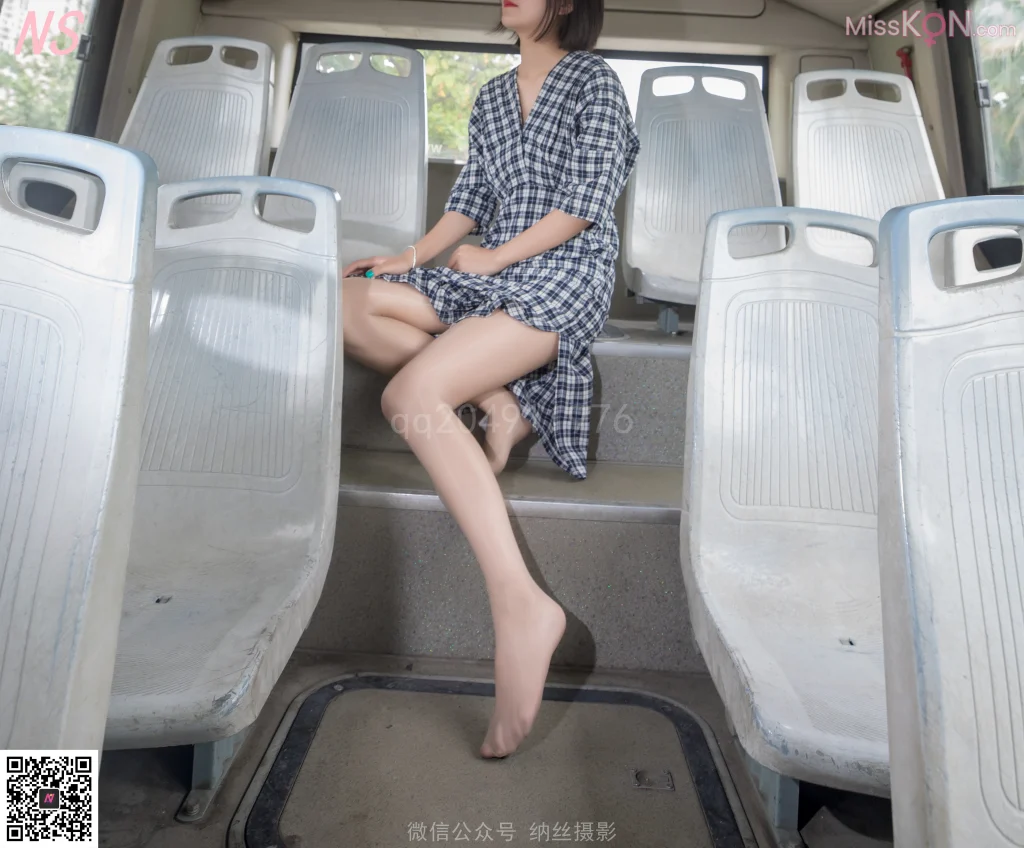 [NS纳丝摄影] No.012: YOM公交站肉丝女神 (33 photos) – Page 2