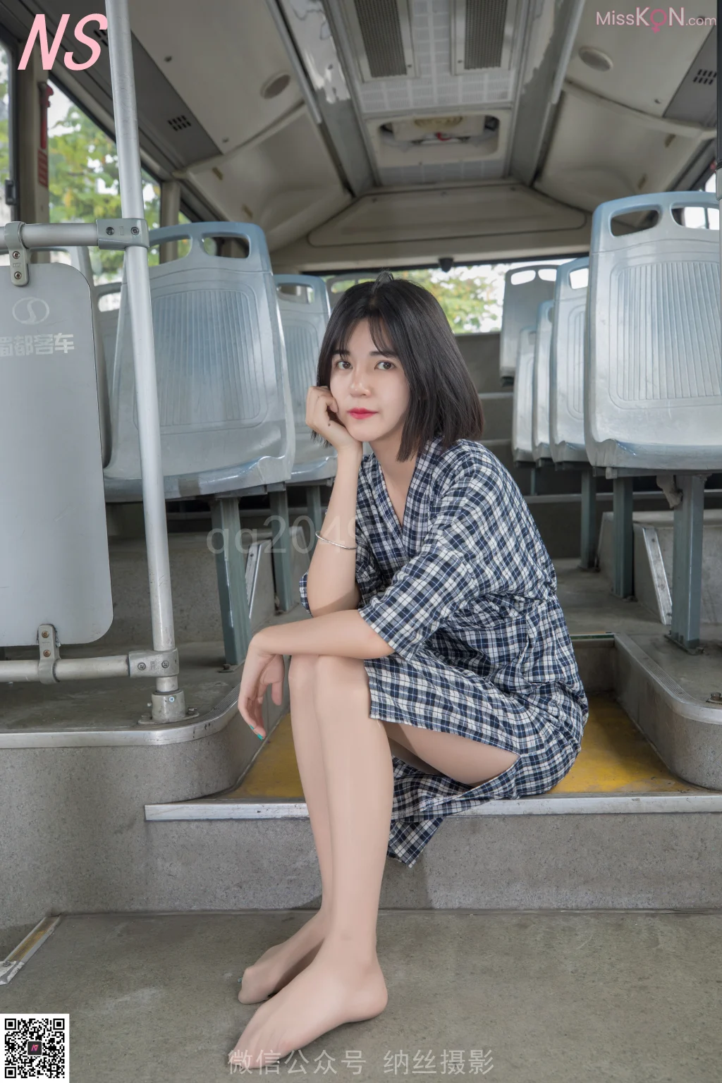 [NS纳丝摄影] No.012: YOM公交站肉丝女神 (33 photos) – Page 2