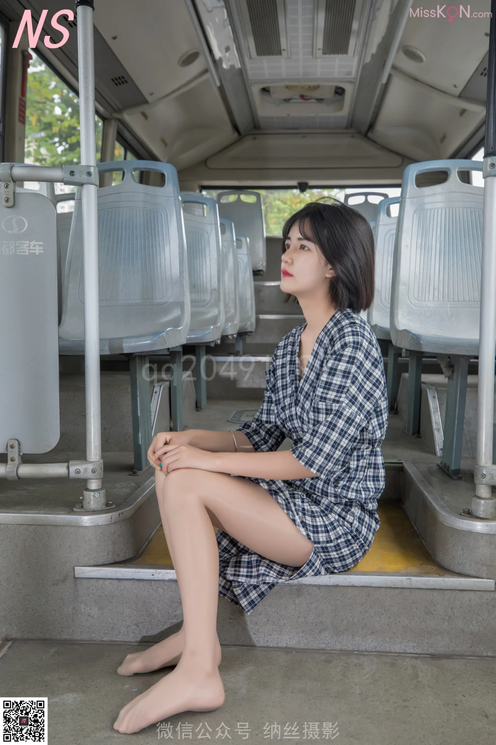 [NS纳丝摄影] No.012: YOM公交站肉丝女神 (33 photos) – Page 2