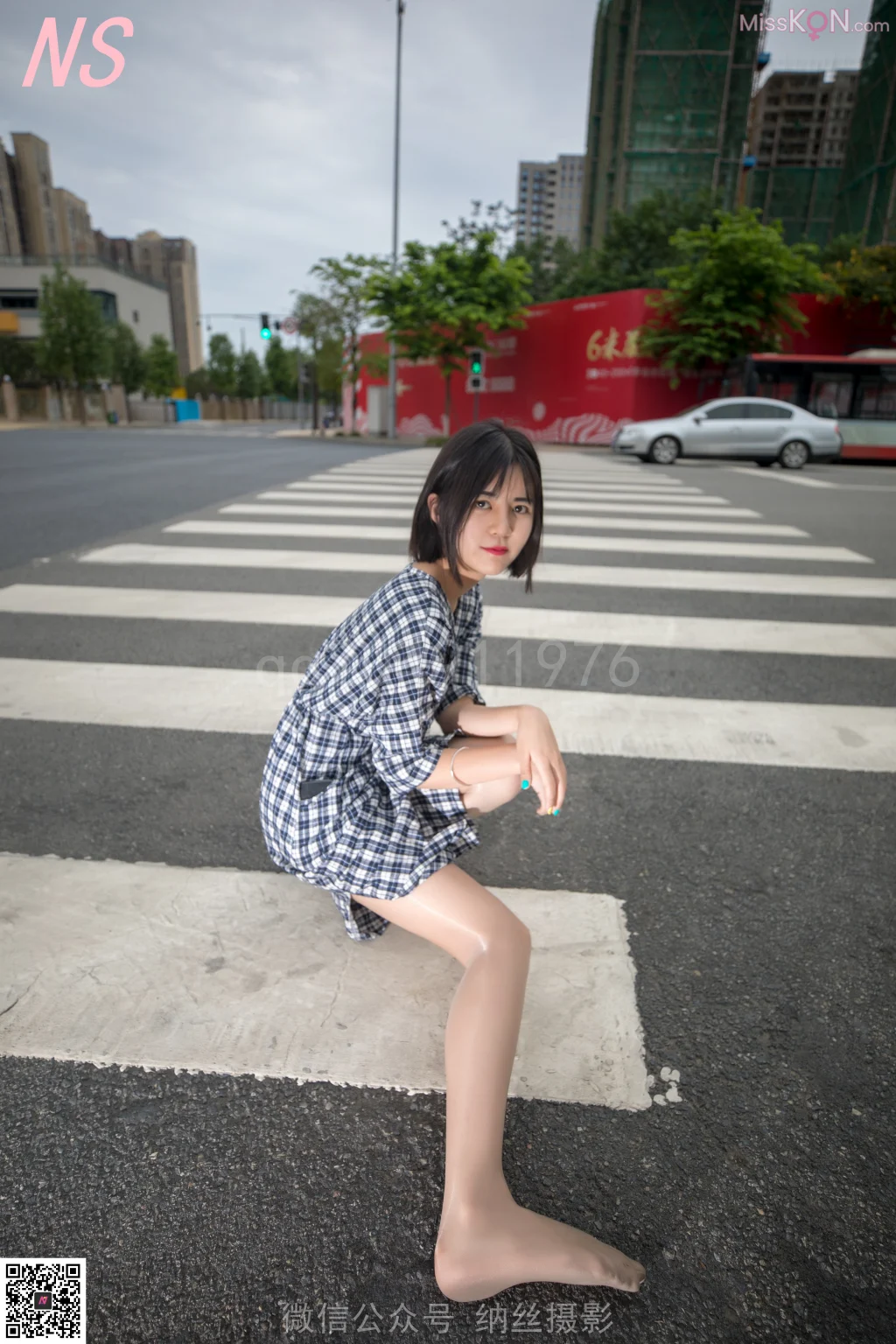 [NS纳丝摄影] No.012: YOM公交站肉丝女神 (33 photos) – Page 2
