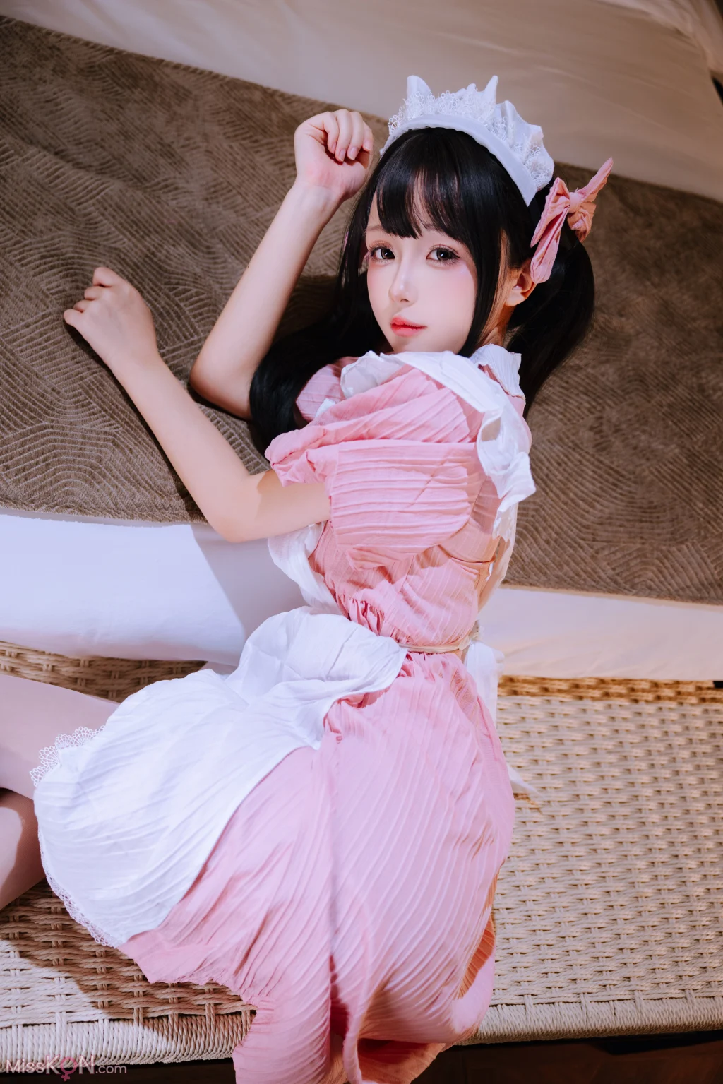 Coser@日奈娇: 见习女仆 (183 photos + 5 videos)