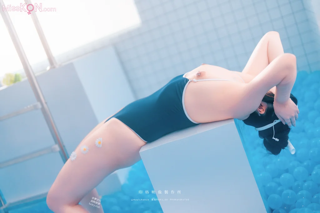 Coser@落落Raku: 8K Tripper (52 photos + 1 video) – Page 2