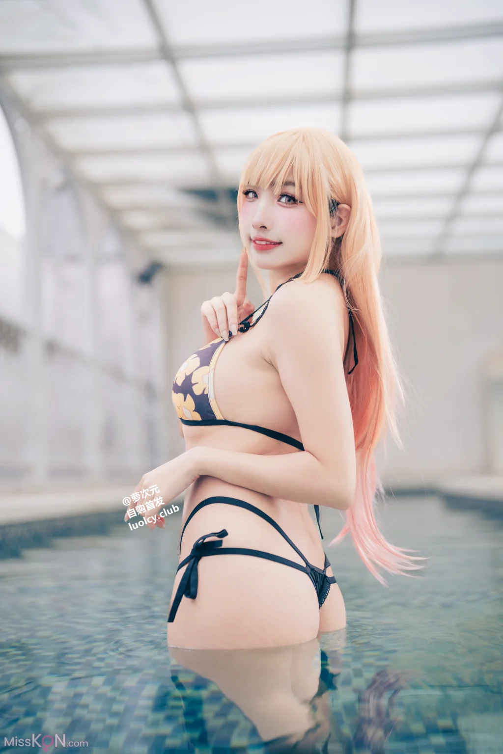 Coser@慕慕Momo: 8K Marin 海夢 – Ver.泳裝 (62 photos + 1 video)