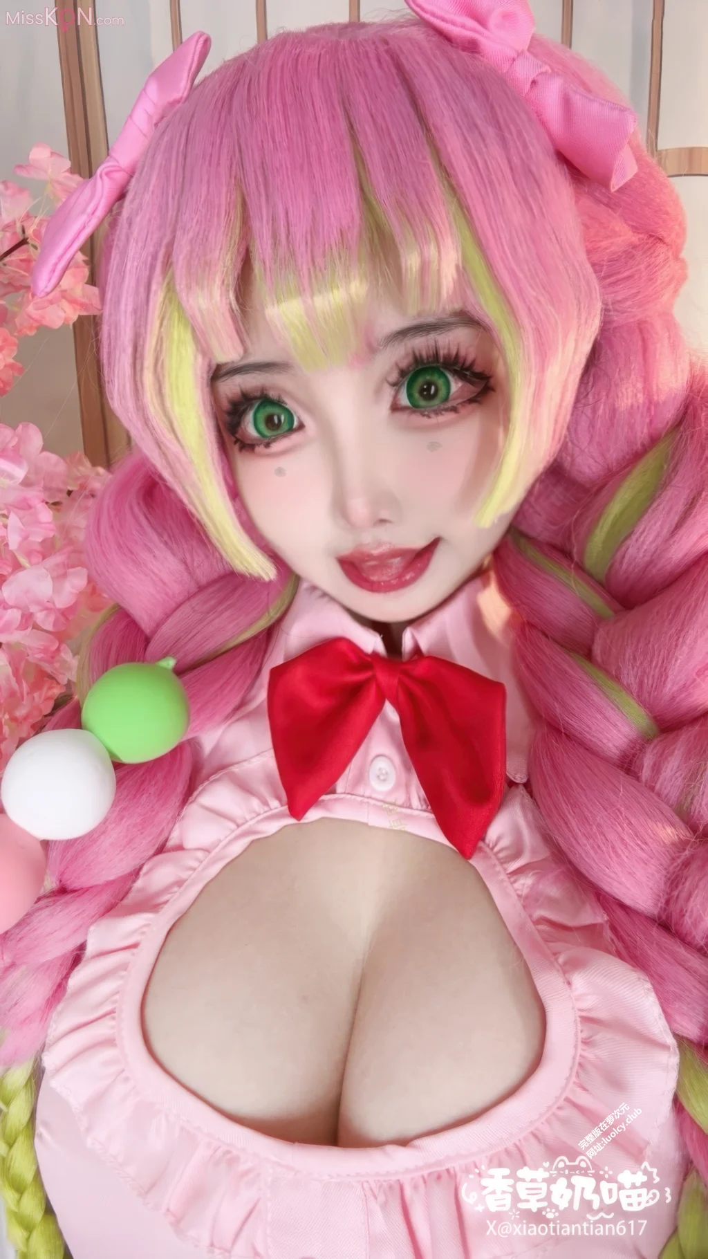 Coser@香草奶喵: 蜜璃女仆 (62 photos + 30 videos)