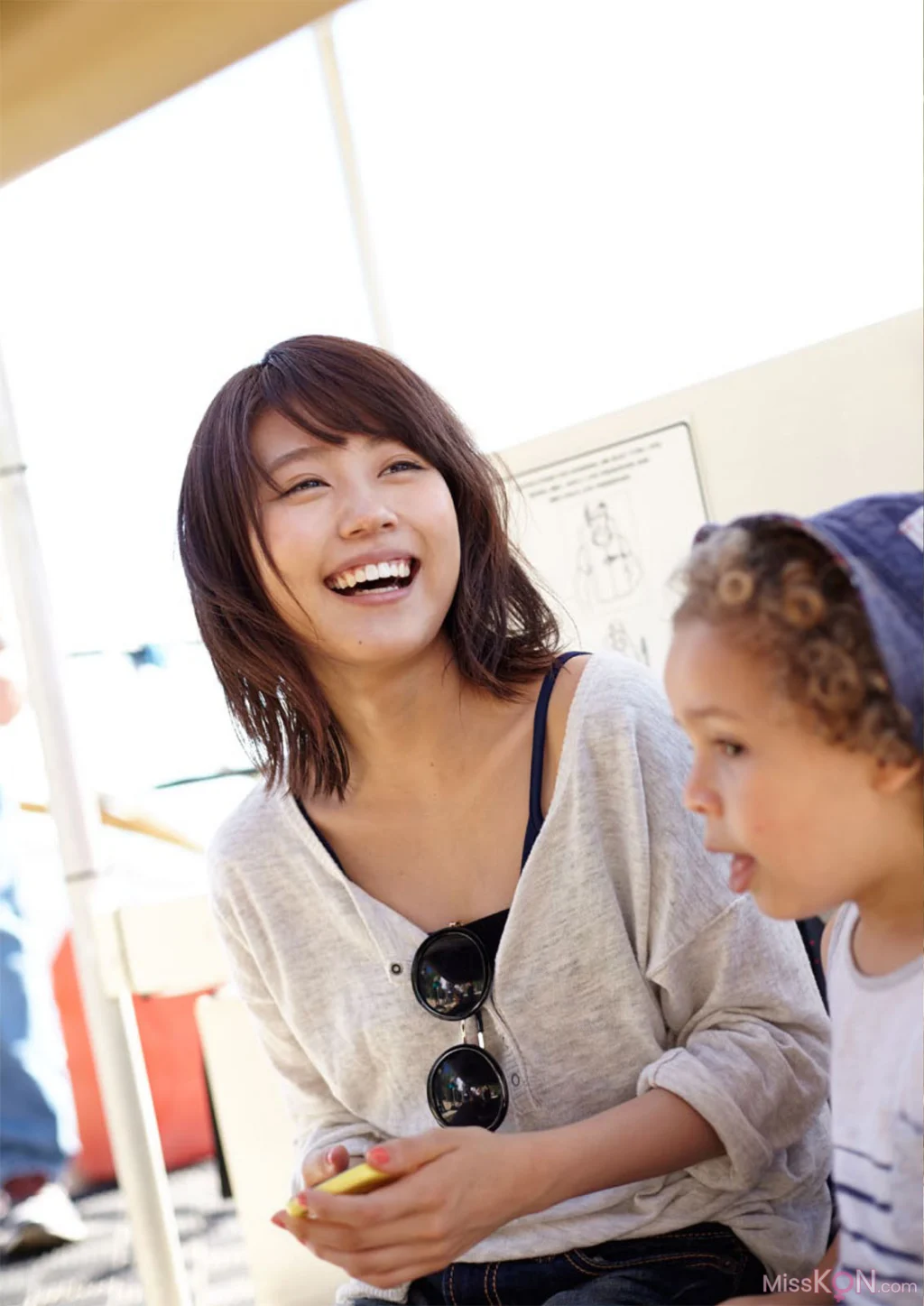 [JP] Kasumi Arimura (有村架純): 写真集「FIRST TRIP -ハワイの場合-」 (79 photos)