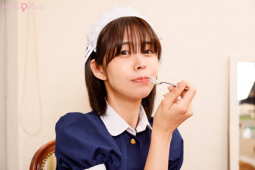 [JP] Manaka Tugu (真中つぐ): 秋葉原で働く美人OLコスプレイヤー・真中つぐ写真集 妄想日記＃5 (94 photos)