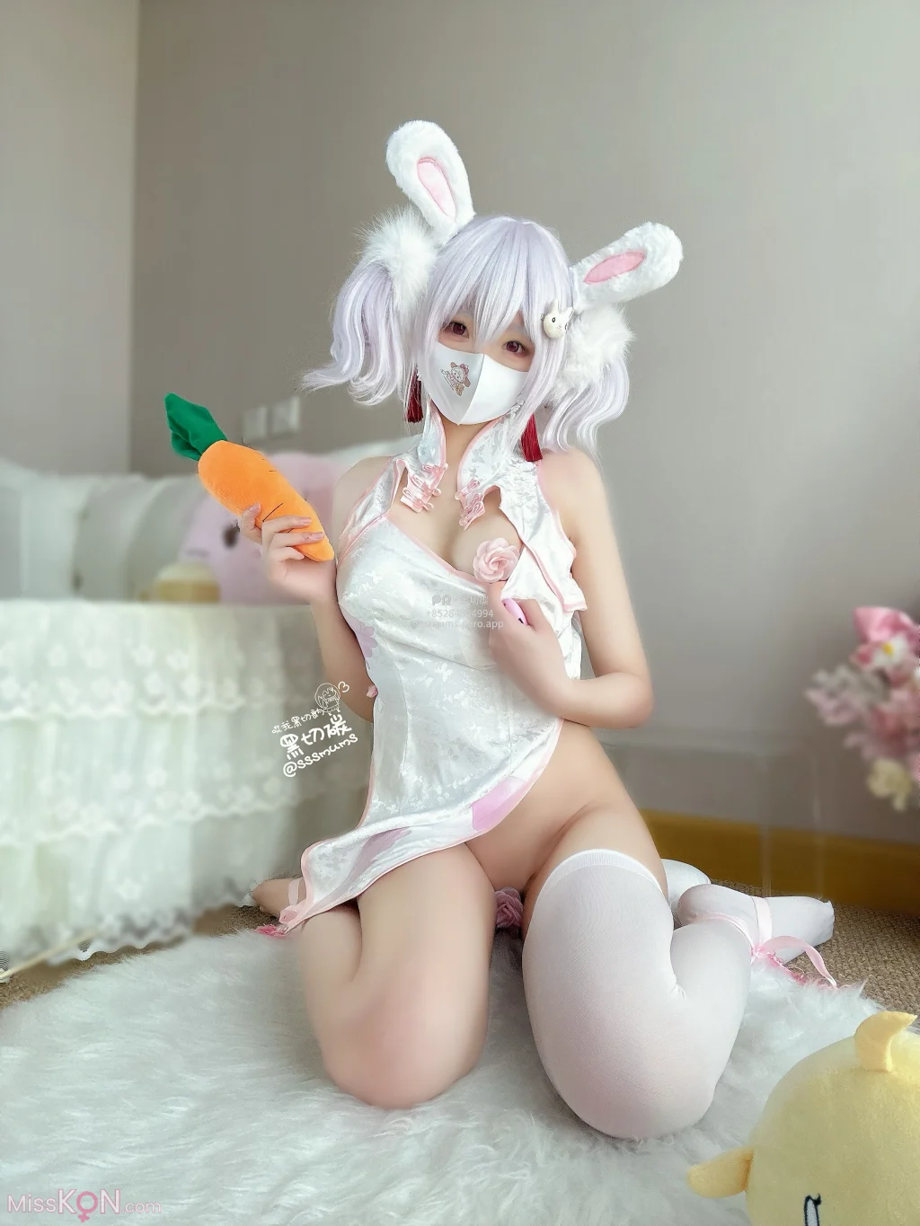 Coser@曲奇软fufu: 拉菲兔兔旗袍 (36 photos + 4 videos)