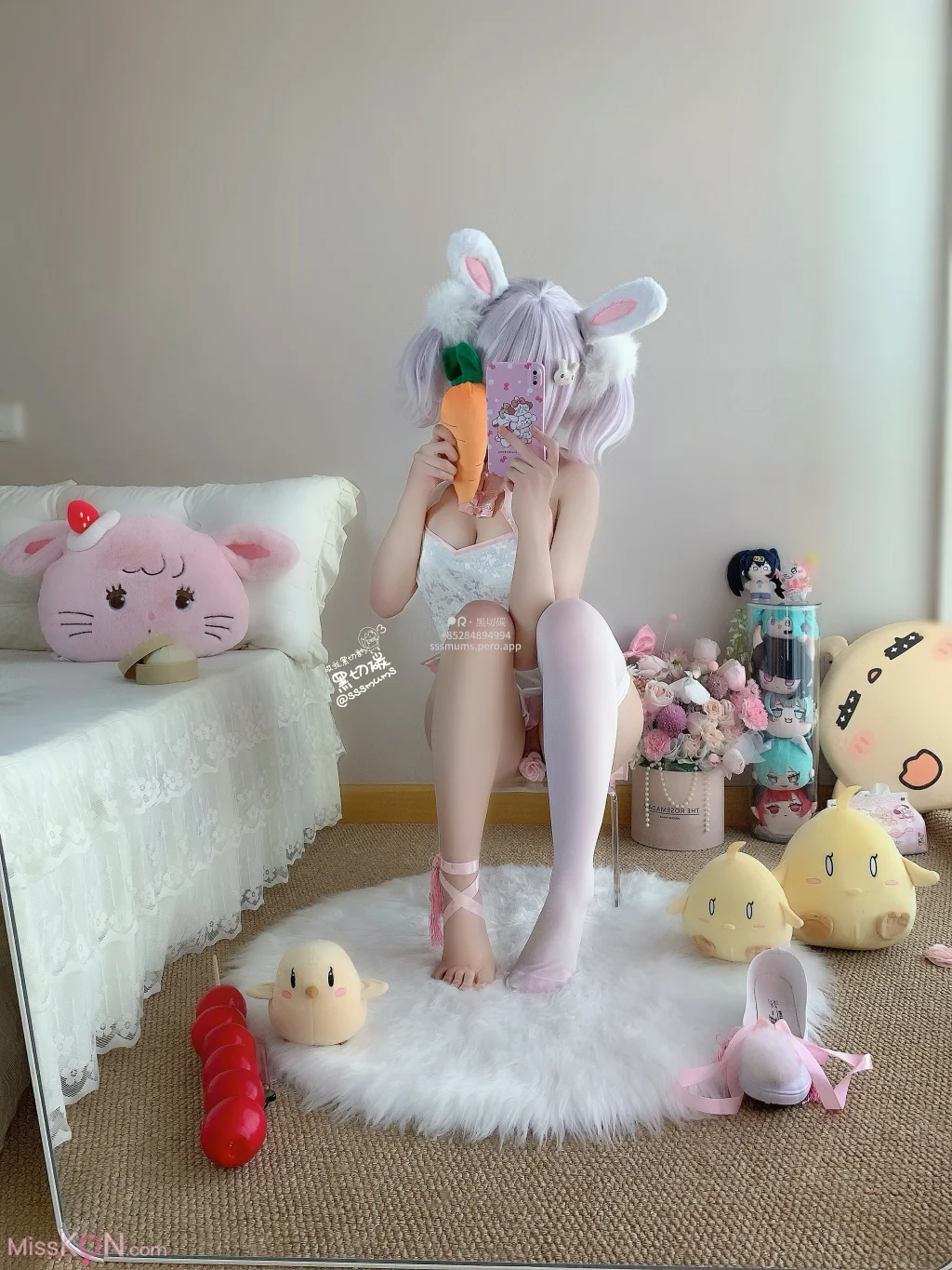 Coser@曲奇软fufu: 拉菲兔兔旗袍 (36 photos + 4 videos)