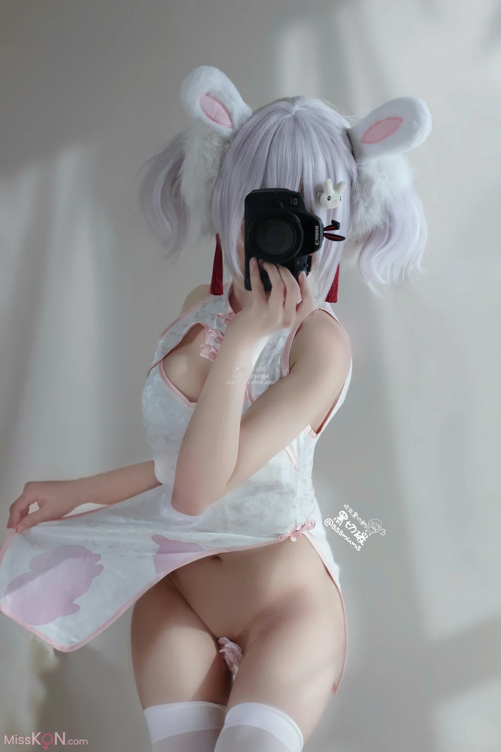 Coser@曲奇软fufu: 拉菲兔兔旗袍 (36 photos + 4 videos)