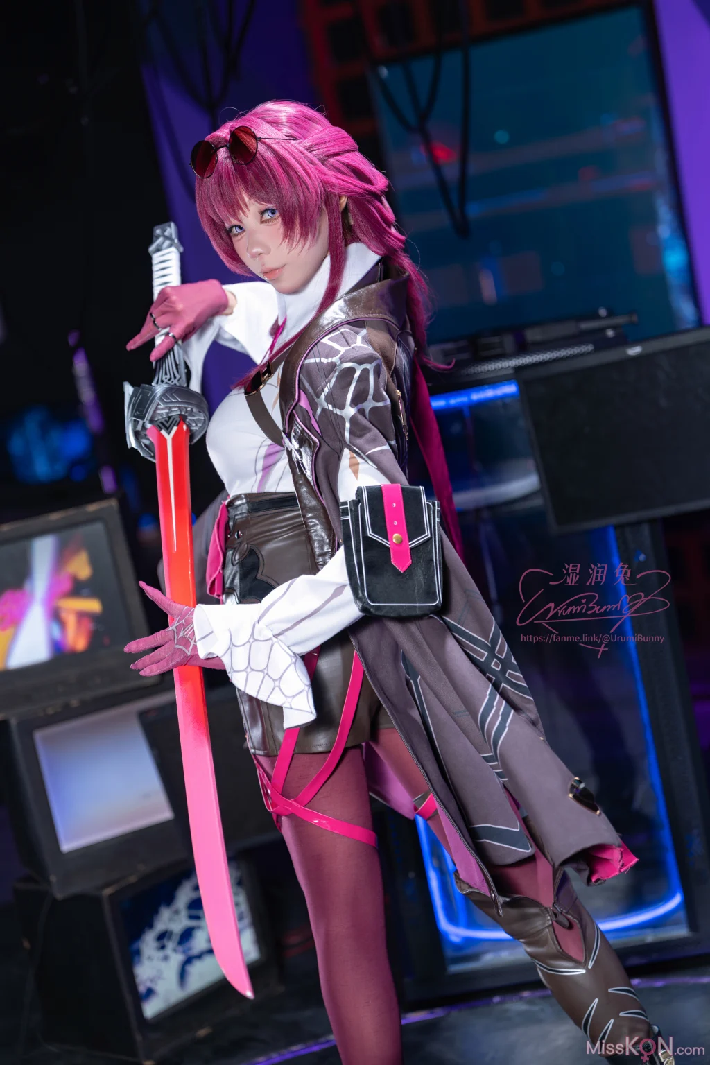 Coser@黏黏团子兔: 2026年05月作品 崩坏：星穹铁道 卡芙卡 (106 photos + 2 videos)