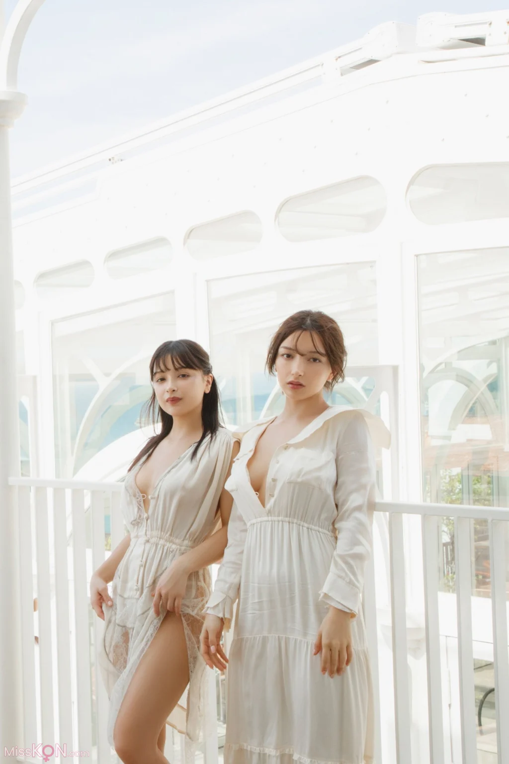 [JP] エリマリ姉妹: 【デジタル限定】1st写真集 Fericire オール未公開Edition (166 photos)
