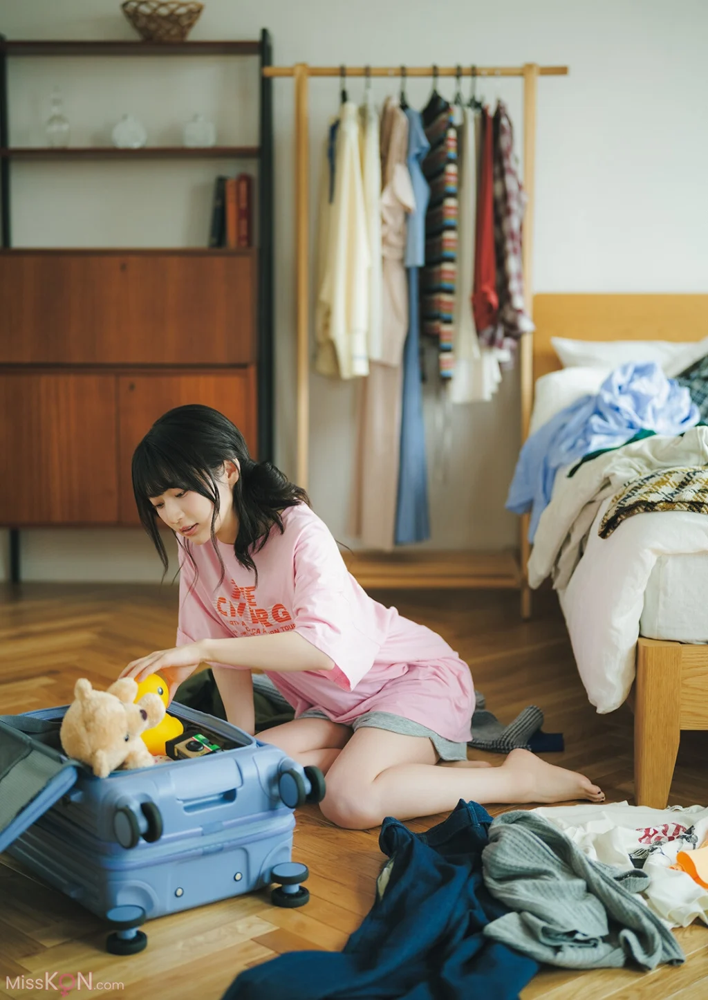 [JP] Hina Aoki (青木陽菜): フォトブック Nostalgia (123 photos)