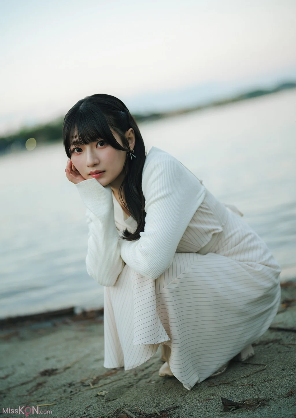 [JP] Hina Aoki (青木陽菜): フォトブック Nostalgia (123 photos)