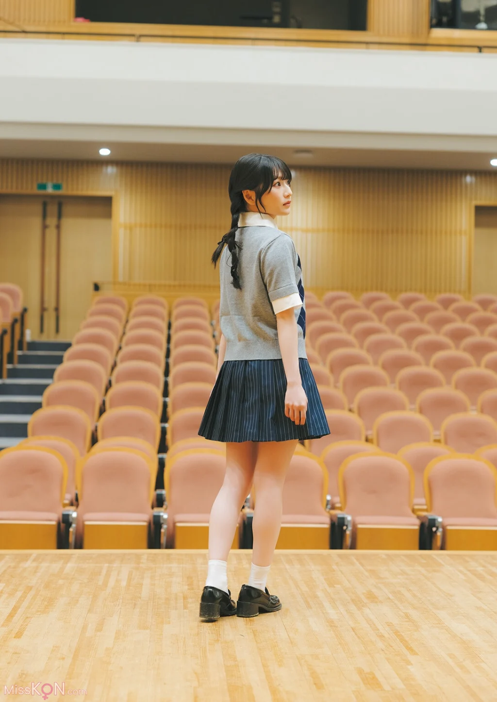 [JP] Hina Aoki (青木陽菜): フォトブック Nostalgia (123 photos) – Page 2