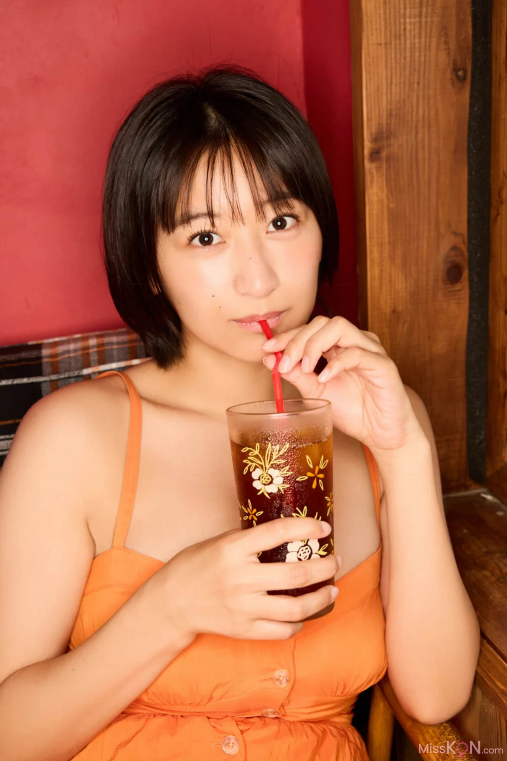 [JP] Ina Enohara (榎原依那): FRIDAYデジタル写真集 Illume (47 photos) – Page 2