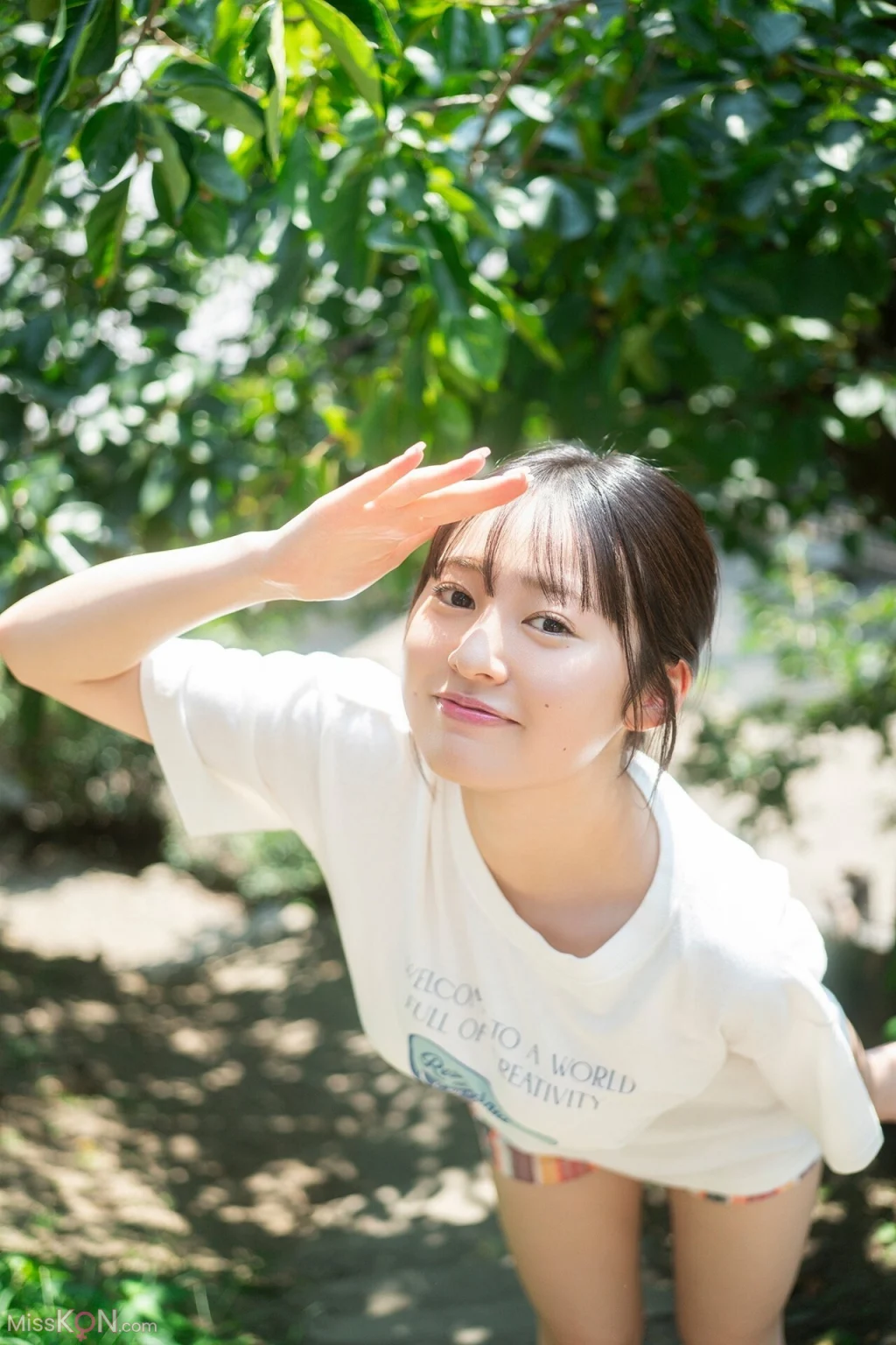 [JP] Miu Shirahama (白濱美兎): FLASHデジタル写真集 僕らが友達だった頃 (97 photos)