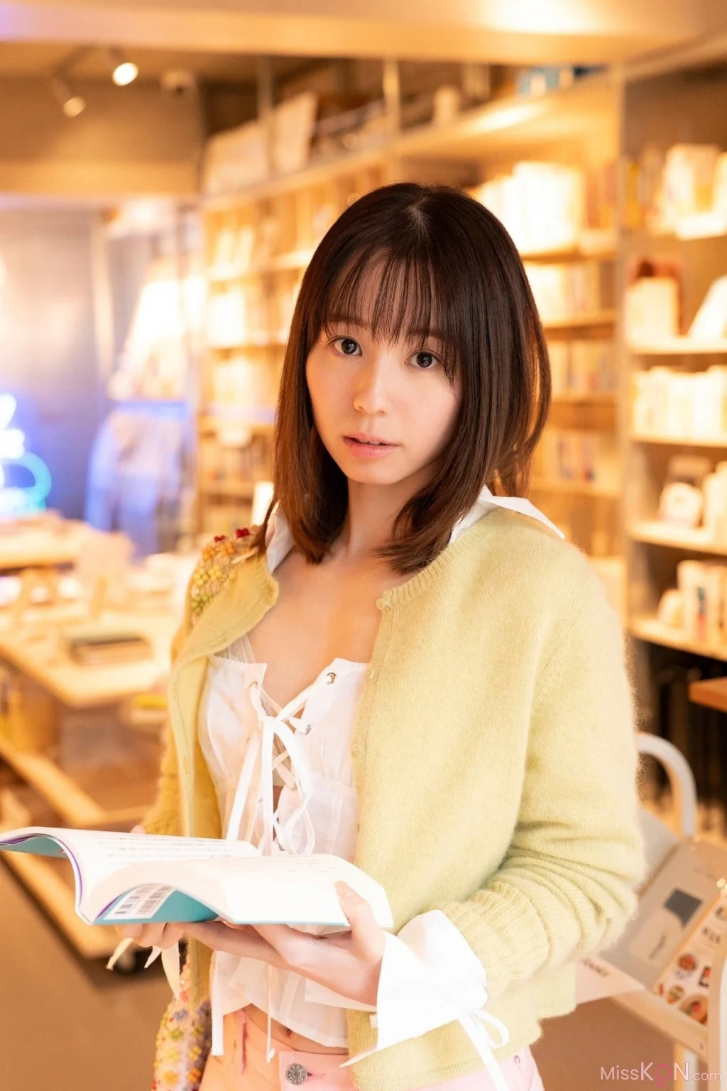 [JP] Rina Koike (小池里奈): 「あなたのページをめくる」SPA！デジタル写真集 (ＳＰＡ！ＢＯＯＫＳ) (63 photos)