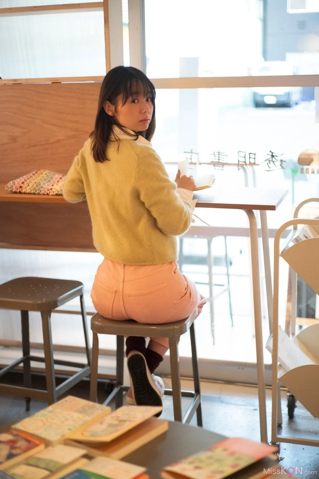 [JP] Rina Koike (小池里奈): 「あなたのページをめくる」SPA！デジタル写真集 (ＳＰＡ！ＢＯＯＫＳ) (63 photos)