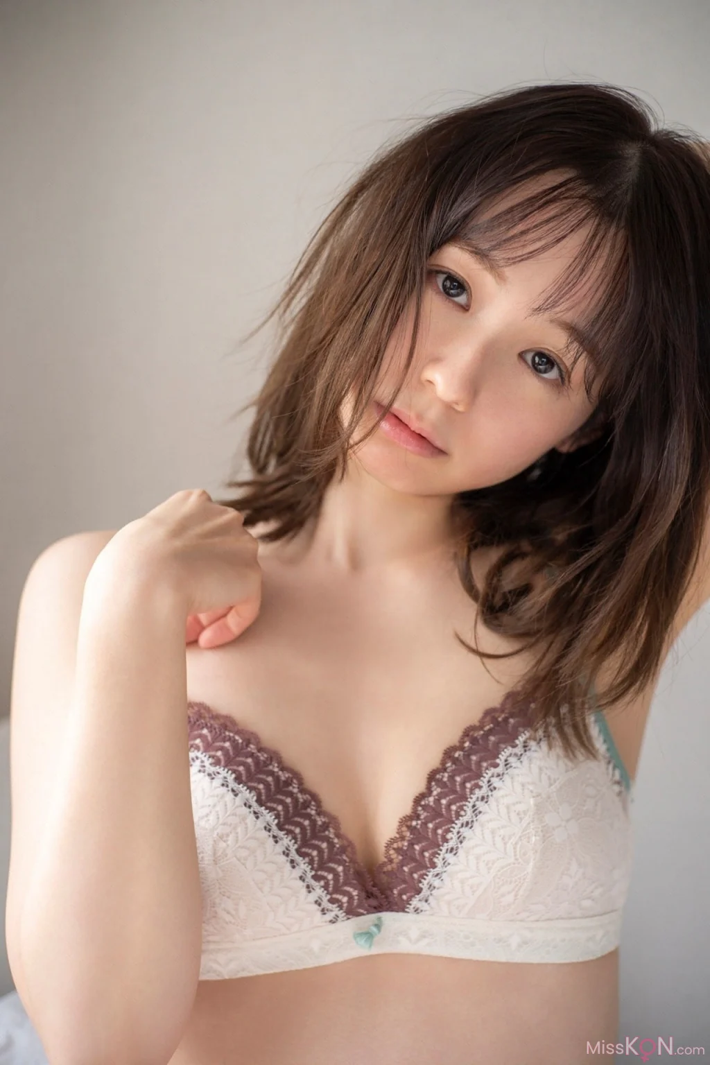 [JP] Rina Koike (小池里奈): 「あなたのページをめくる」SPA！デジタル写真集 (ＳＰＡ！ＢＯＯＫＳ) (63 photos) – Page 2