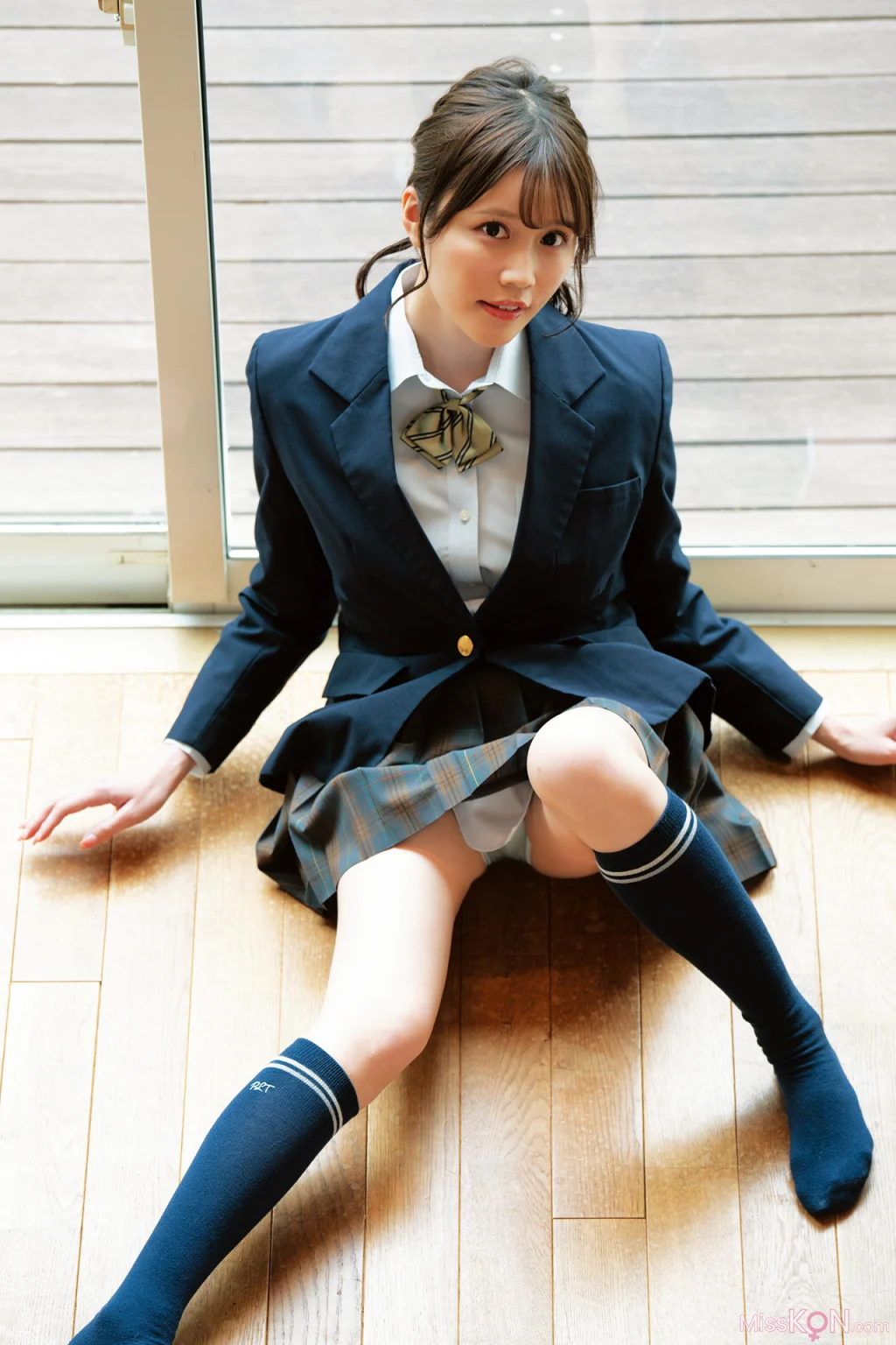[JP] Yuka Kohinata (小日向ゆか): アサ芸Secret！デジタル写真集 Vol.2 絶対的カノジョ 姉ブレザースペシャル (79 photos) – Page 2