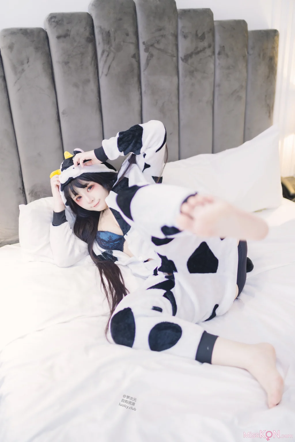 Coser@落落Raku: 8K 奶牛Milky (56 photos + 1 video)