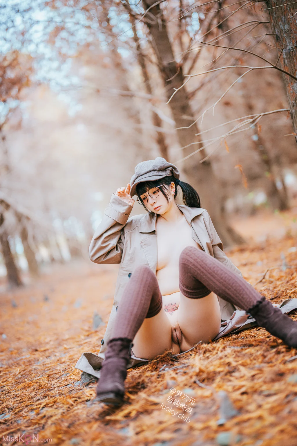 Coser@落落Raku: 8K 暮秋 muhchiou (58 photos + 1 video)