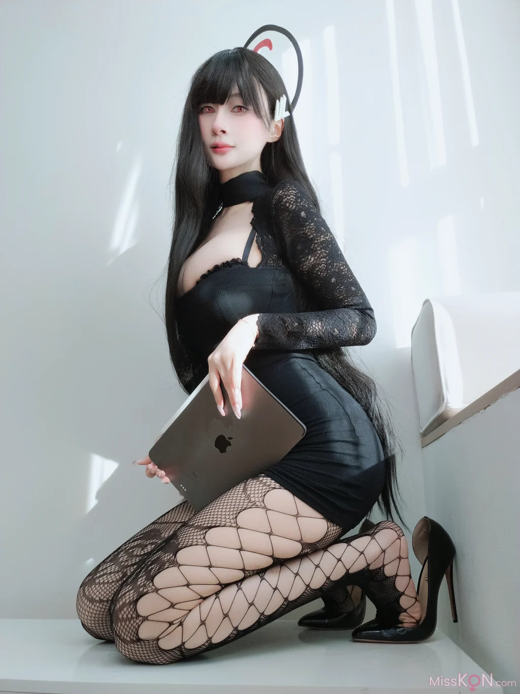 Coser@白银81: 自撮り Vol.104 (117 photos + 9 videos)