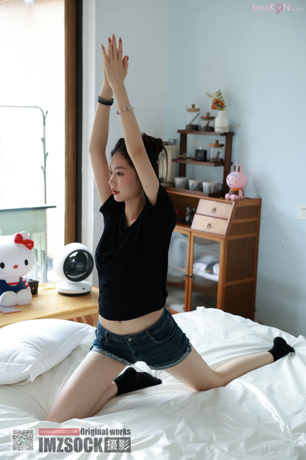 [MZSOCK爱美足] No.366: 妍希 (103 photos + 1 video)