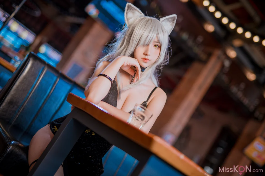 Coser@九曲Jean: 明日方舟-黑·周年礼服 (9 photos)