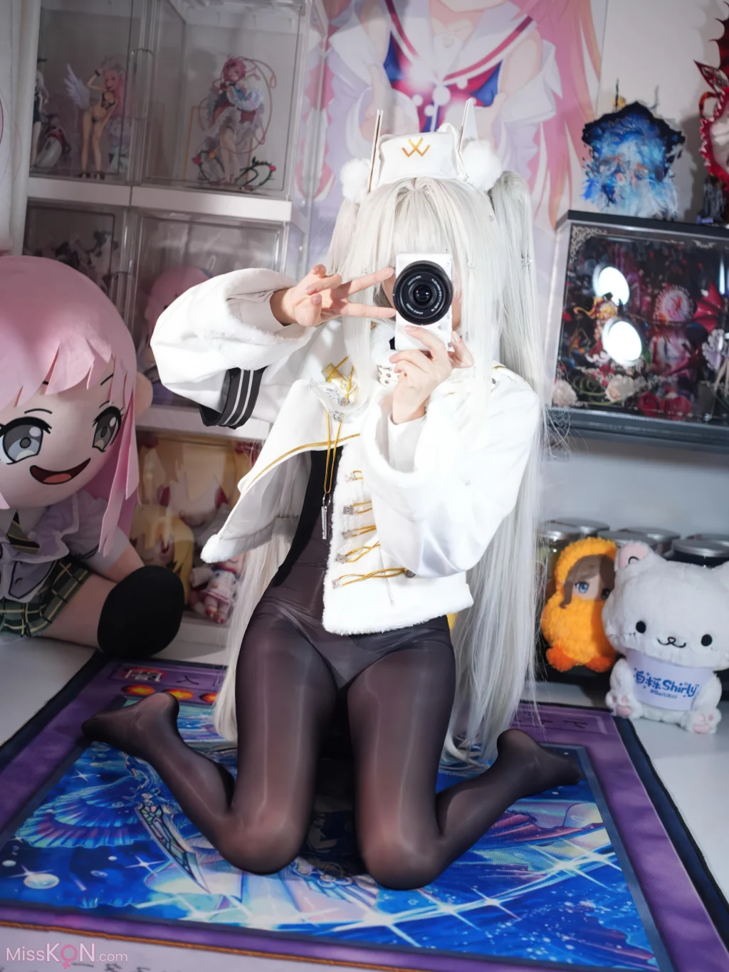 Coser@白栎Shirly: 白兔幸运列车 (116 photos + 23 videos)