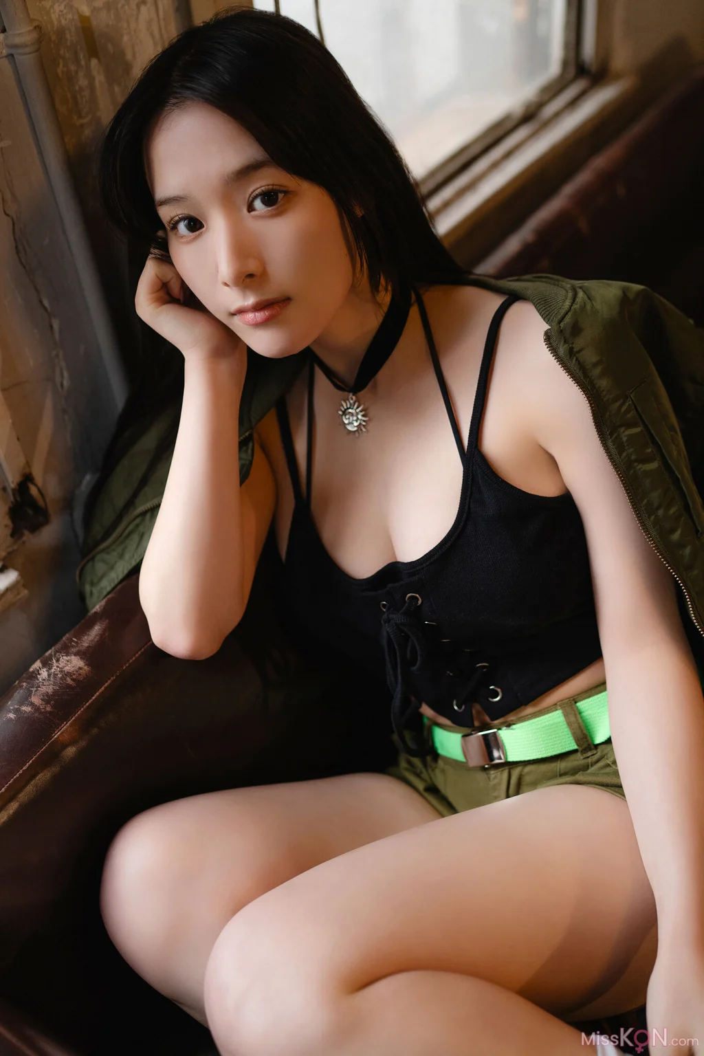 [JP] Kurea Hazuki (葉月くれあ): 【増量版 全50P】ミスマガのアソビバ！ムービーグラビア ヤンマガデジタル写真集 (54 photos)