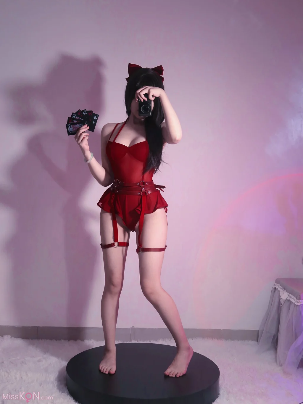 Coser@高桥千凛: 红魔术师 (43 photos + 6 videos)