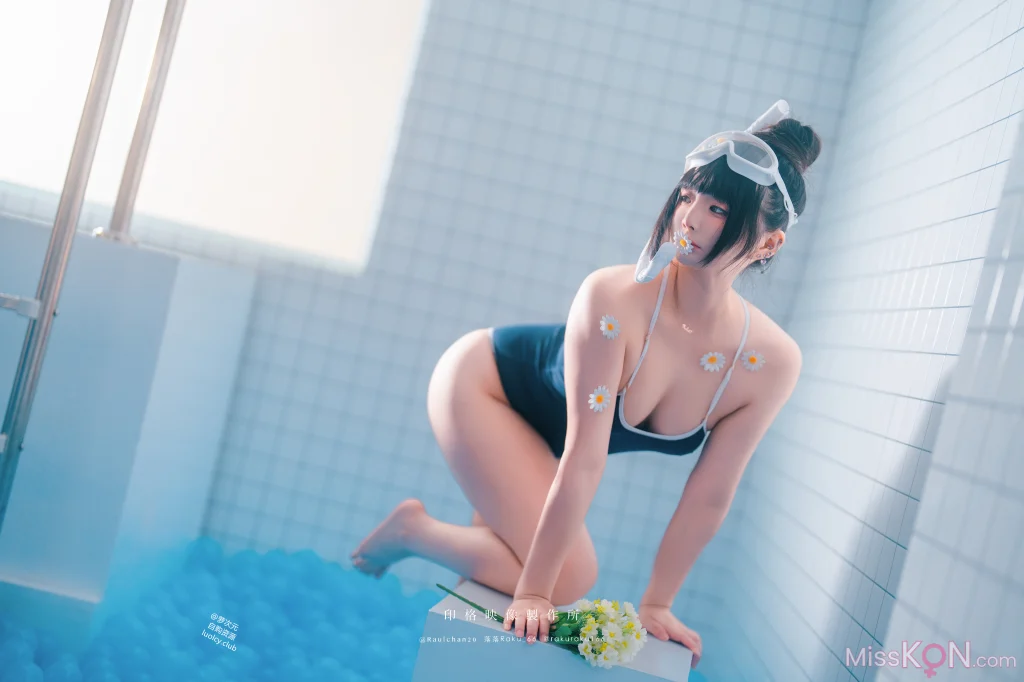 Coser@落落Raku: 8K 乳环 死库水 (52 photos + 1 video)