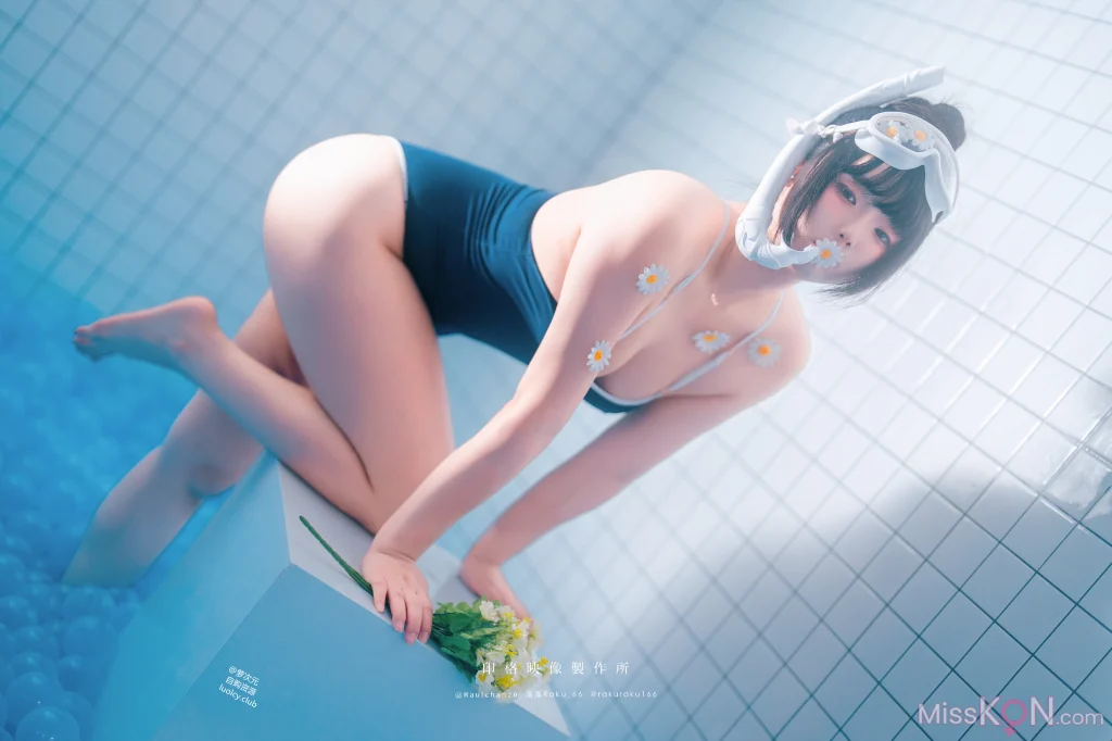 Coser@落落Raku: 8K 乳环 死库水 (52 photos + 1 video)