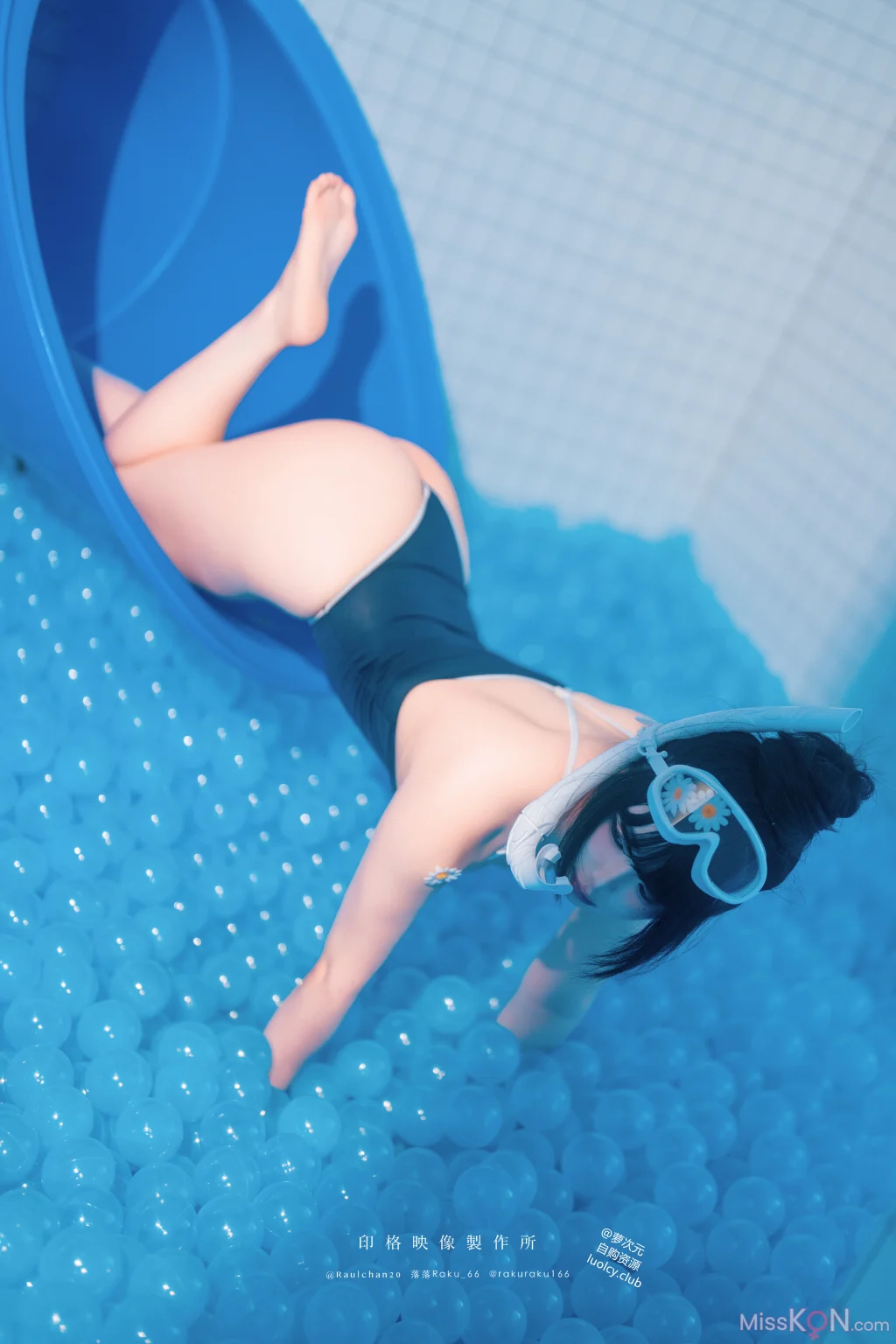 Coser@落落Raku: 8K 乳环 死库水 (52 photos + 1 video)