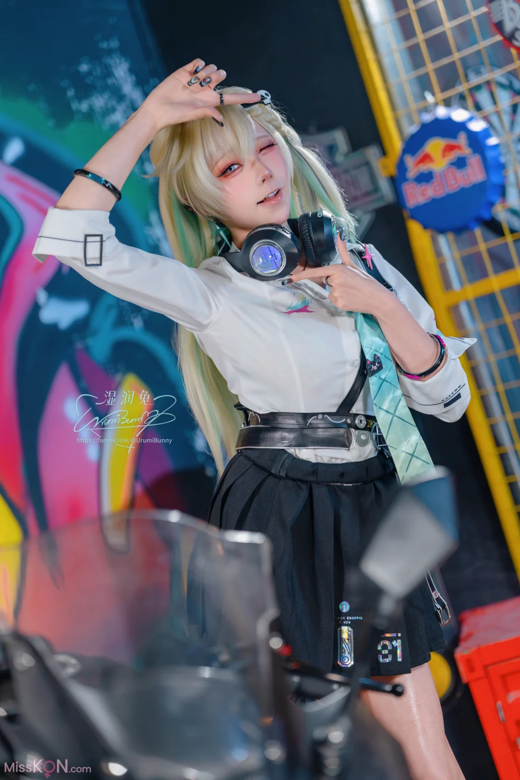Coser@黏黏团子兔: 2026年05月作品 鸣潮-琳奈 (122 photos + 2 videos)
