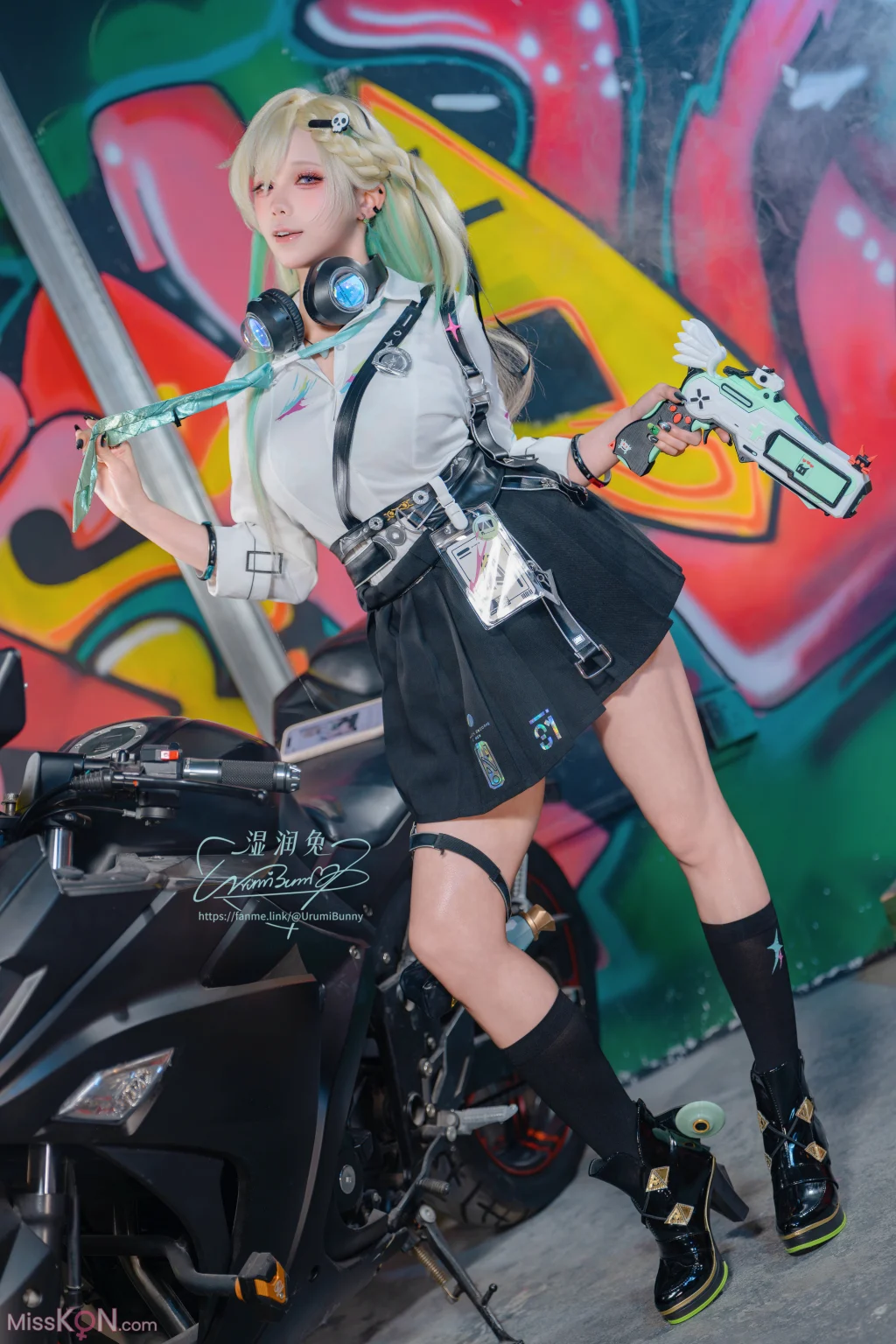 Coser@黏黏团子兔: 2026年05月作品 鸣潮-琳奈 (122 photos + 2 videos)