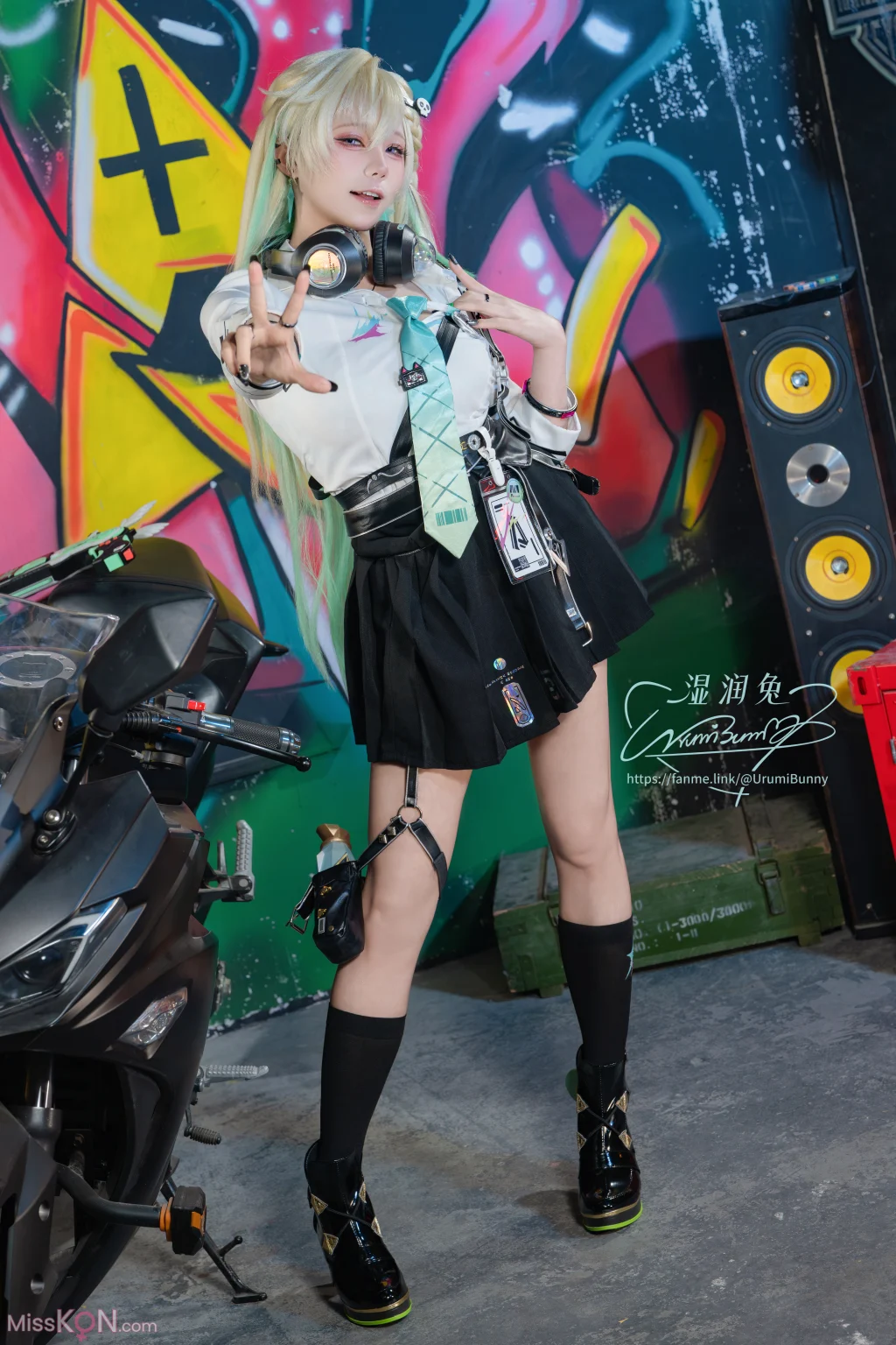Coser@黏黏团子兔: 2026年05月作品 鸣潮-琳奈 (122 photos + 2 videos)