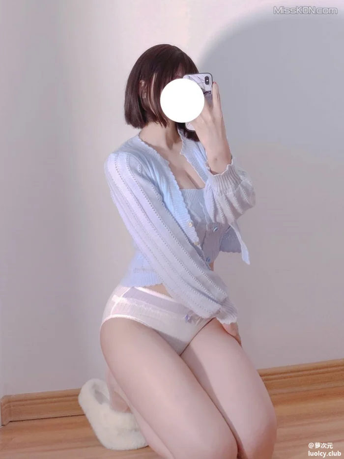Coser@你的真真u: 极品福利姬白虎萝莉合集 (443 photos + 47 videos)